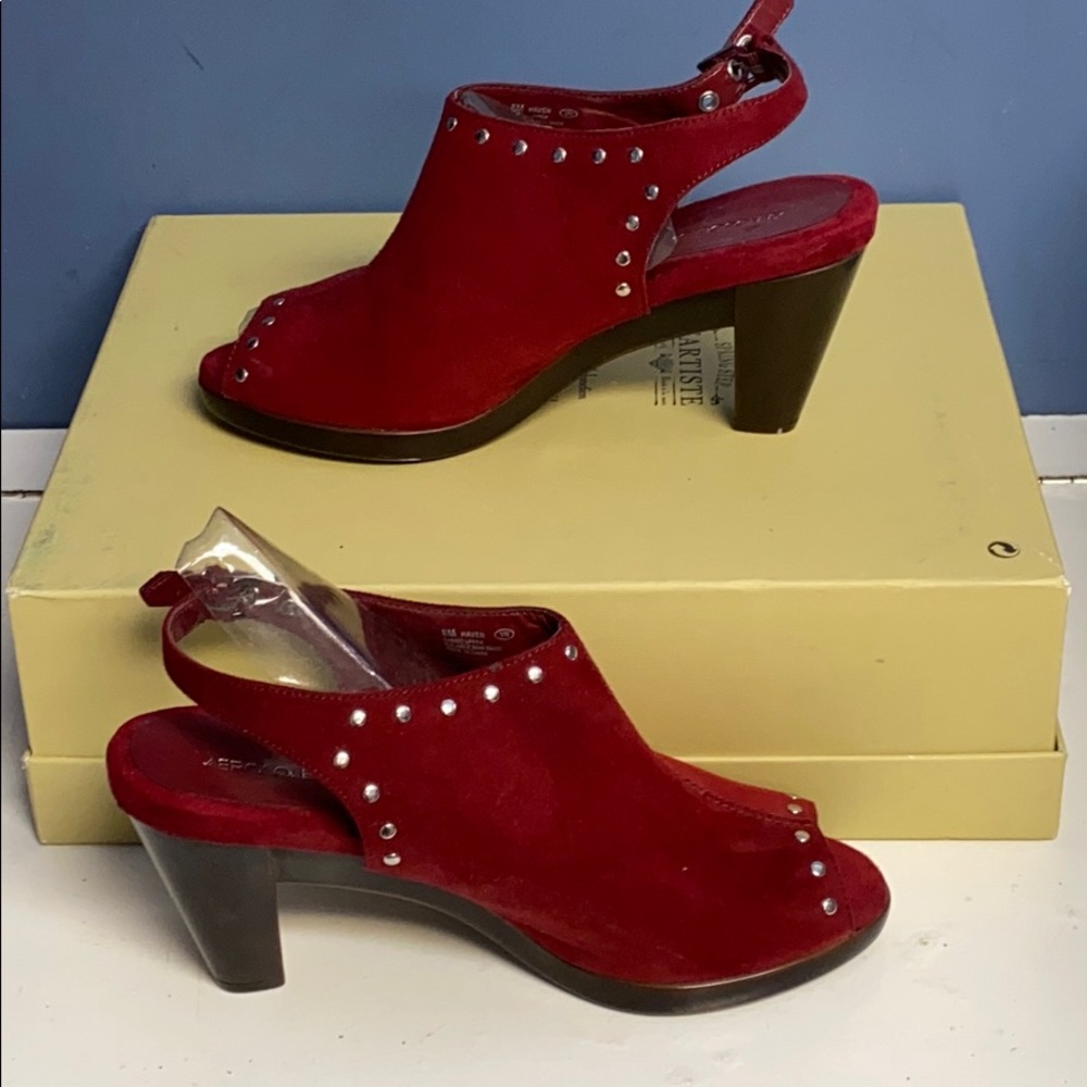 Aerolosoles faux suede and grommet open toe shoes